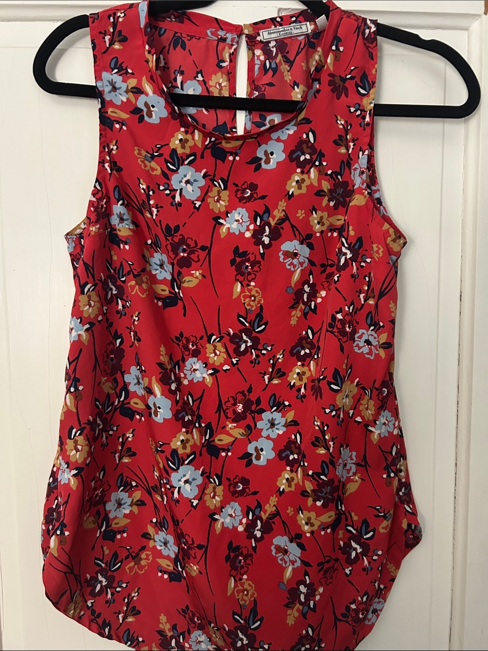 Abercrombie Fitch Red Floral Keyhole Sleeveless Camisole